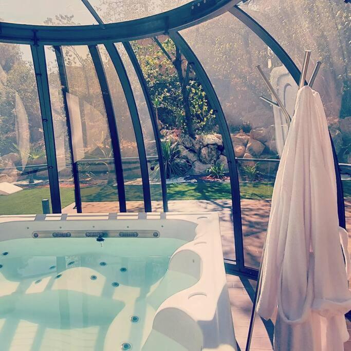Сasa de vacaciones La Bonne Etoile ! Romantique ! Jacuzzi Et Piscine *