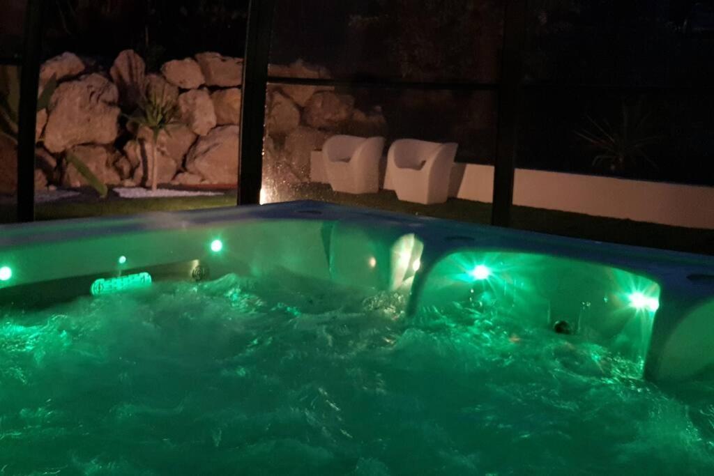La Bonne Etoile ! Romantique ! Jacuzzi Et Piscine Marsella